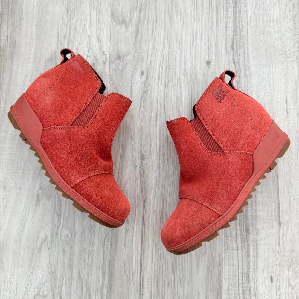 Sorel Women’s Red Suede Ankle Boots – Size 8